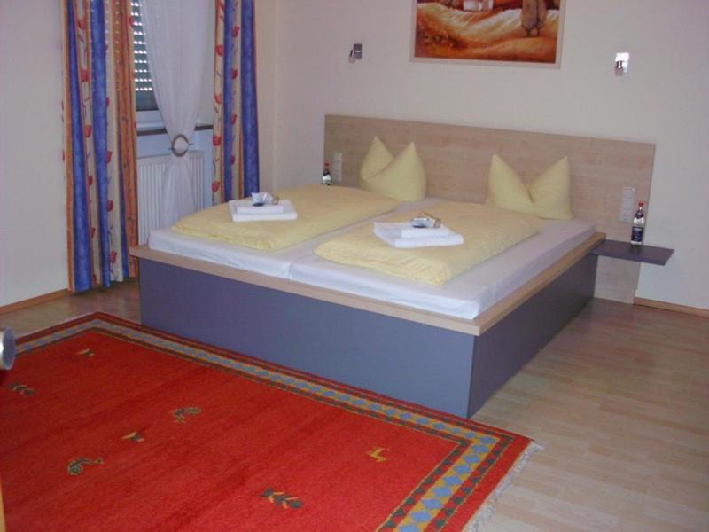 Hotel Papillon Lappersdorf  Bilik gambar