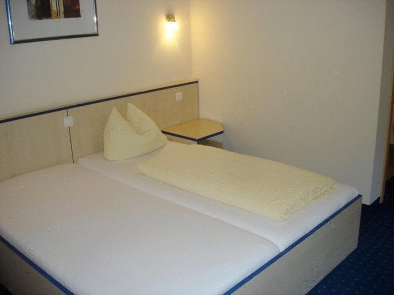 Hotel Papillon Lappersdorf  Bilik gambar